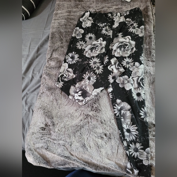 Leggings - Picture 2 of 2